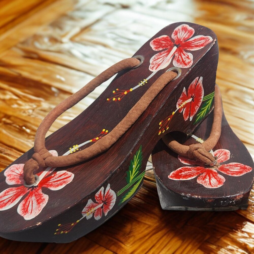 Vintage Fleak Painted Wooden Platform Shoes - Tropical Hibiscus Floral Art - Picture 2 of 7